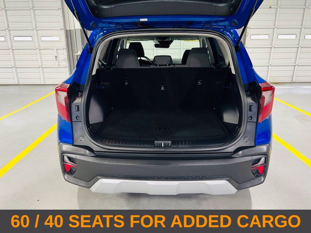 Used 2024 Kia Seltos LX AWD/4WD image 9