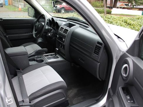 Used 2007 Dodge Nitro SXT image 14