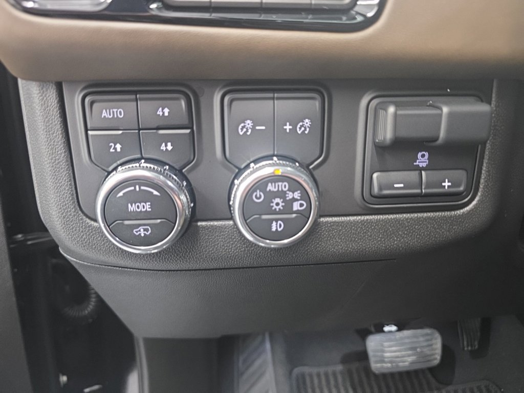 Used 2025 GMC Yukon Denali Ultimate AWD/4WD image 41