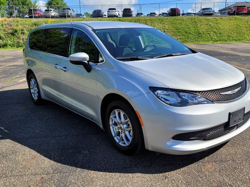 Used 2023 Chrysler Voyager LX FWD image 16