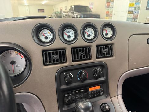 Used 1994 Dodge Viper RT/10 RWD image 13