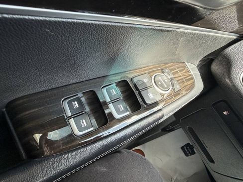 Used 2020 Kia Sorento FWD V6 image 19