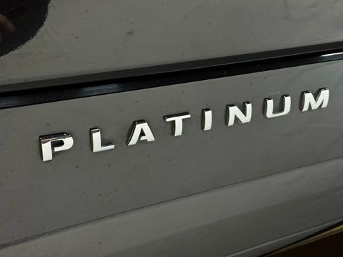Used 2015 Ford Expedition EL Platinum image 11
