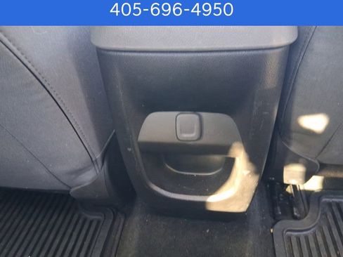 Used 2018 Chevrolet Colorado W/T image 11