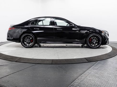 Used 2025 Mercedes-Benz E 53 AMG e 4MATIC Sedan image 35