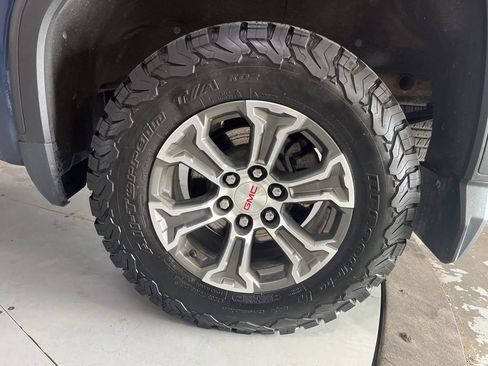 Used 2021 GMC Sierra 1500 SLT w/ SLT Convenience Package AWD/4WD image 14