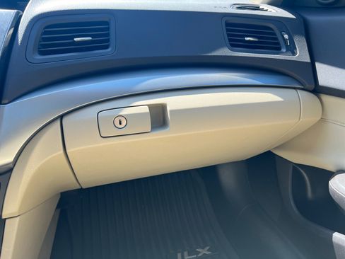 Used 2018 Acura ILX image 20