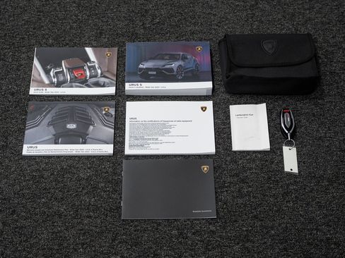 Used 2023 Lamborghini Urus S image 21