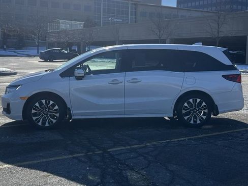 Used 2025 Honda Odyssey Elite image 4