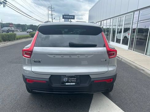 Certified 2025 Volvo XC40 B5 Plus AWD/4WD image 4