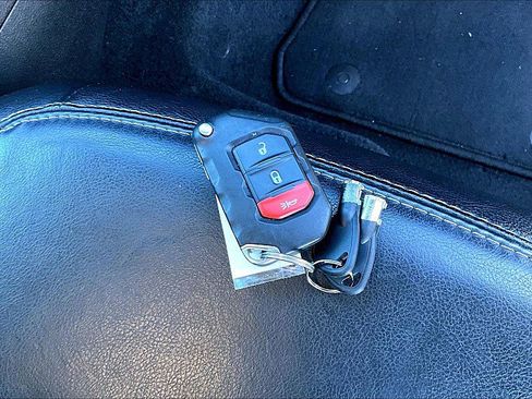 Used 2023 Jeep Wrangler Unlimited Sahara AWD/4WD image 11