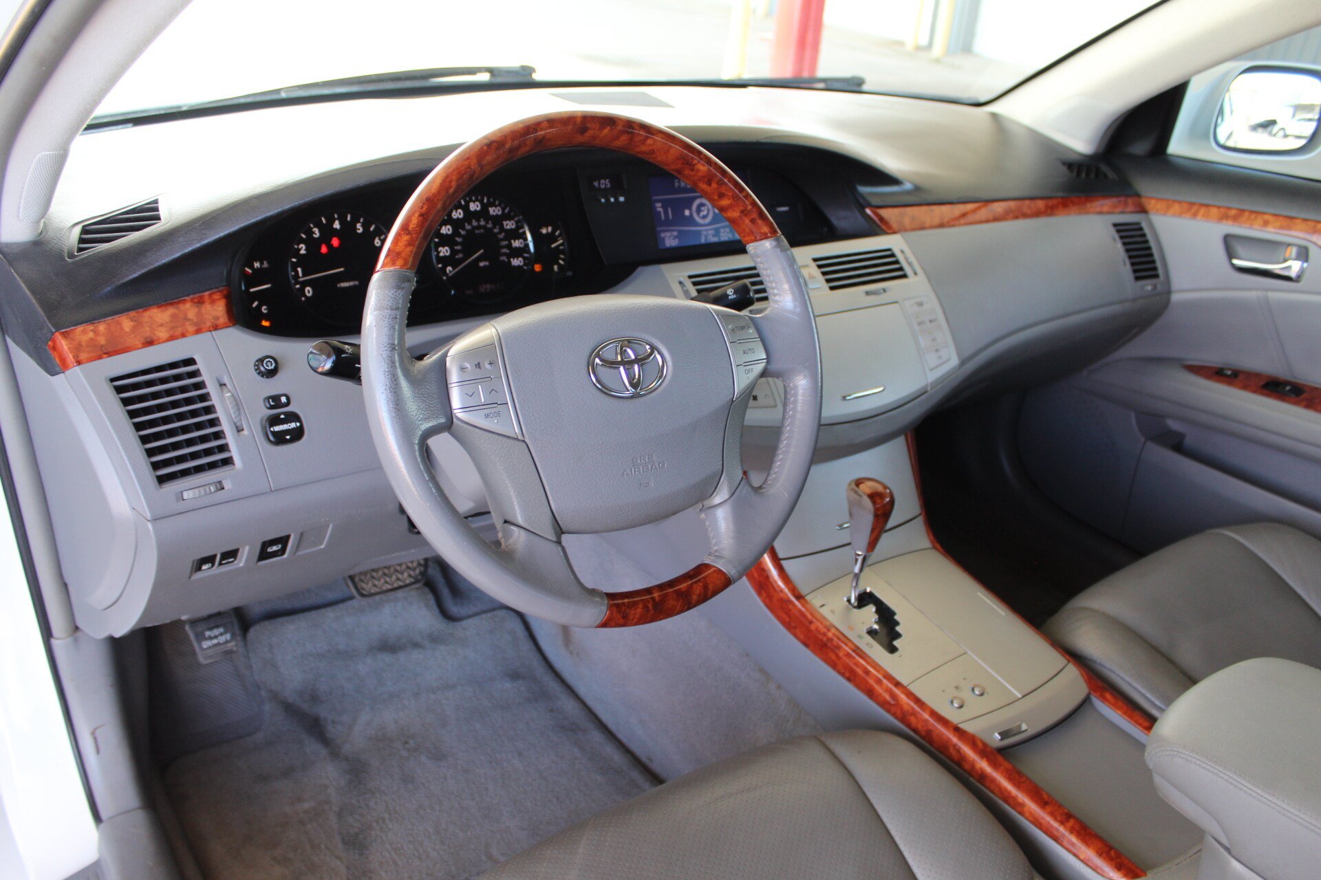 Used 2007 Toyota Avalon Limited FWD image 24