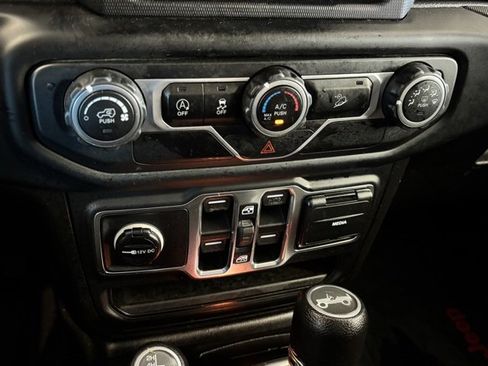 Used 2019 Jeep Wrangler Unlimited Sport S image 21