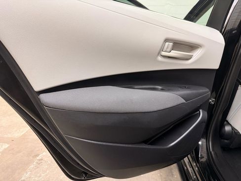 Used 2022 Toyota Corolla LE FWD image 28