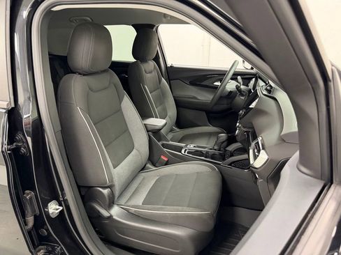 Used 2021 Chevrolet TrailBlazer LT w/ Convenience Package FWD image 11