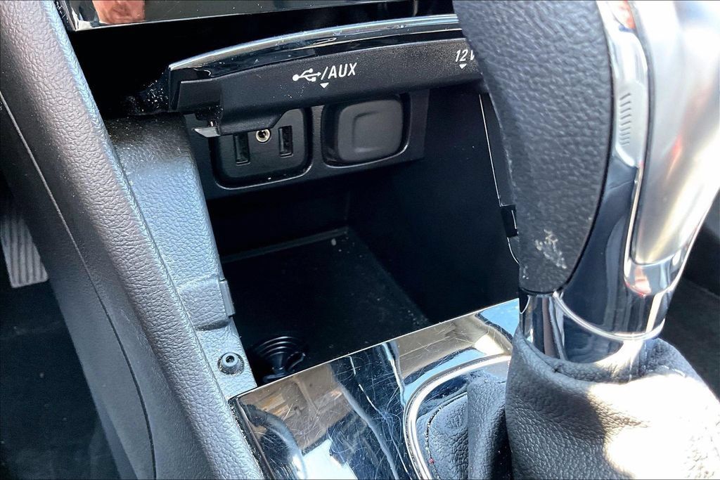 Used 2022 Buick Encore Preferred w/ Safety Package AWD/4WD image 30