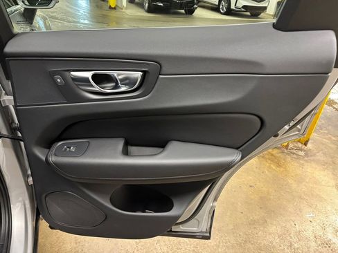 Certified 2023 Volvo XC60 B5 Plus w/ Climate Package image 18