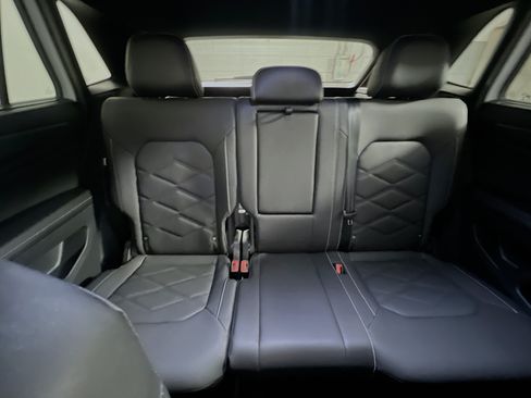 Used 2026 Volkswagen Atlas Cross Sport SE FWD image 32