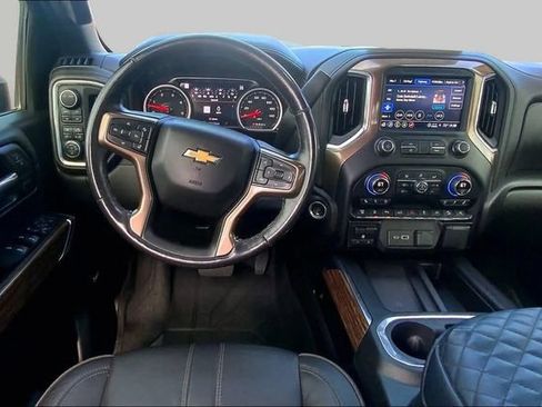 Used 2022 Chevrolet Silverado 2500 High Country w/ Safety Package II AWD/4WD image 3