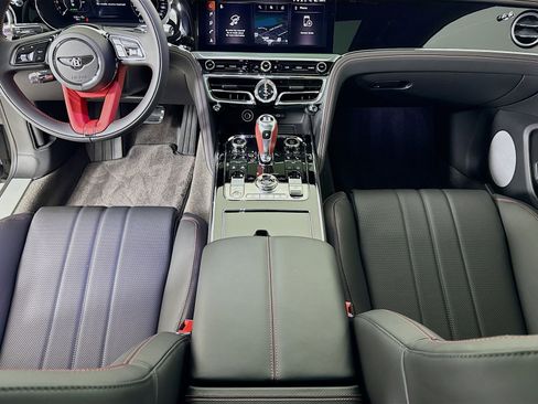 Used 2026 Bentley Flying Spur V8 image 24