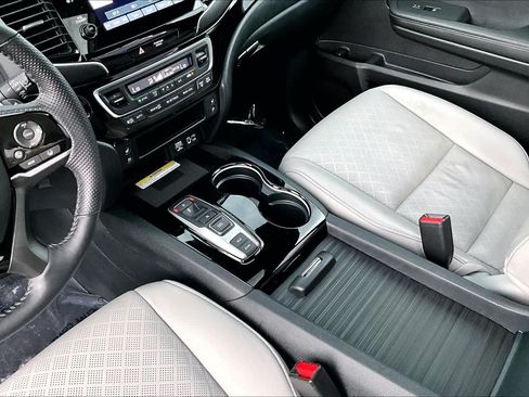 Used 2023 Honda Passport Elite image 17