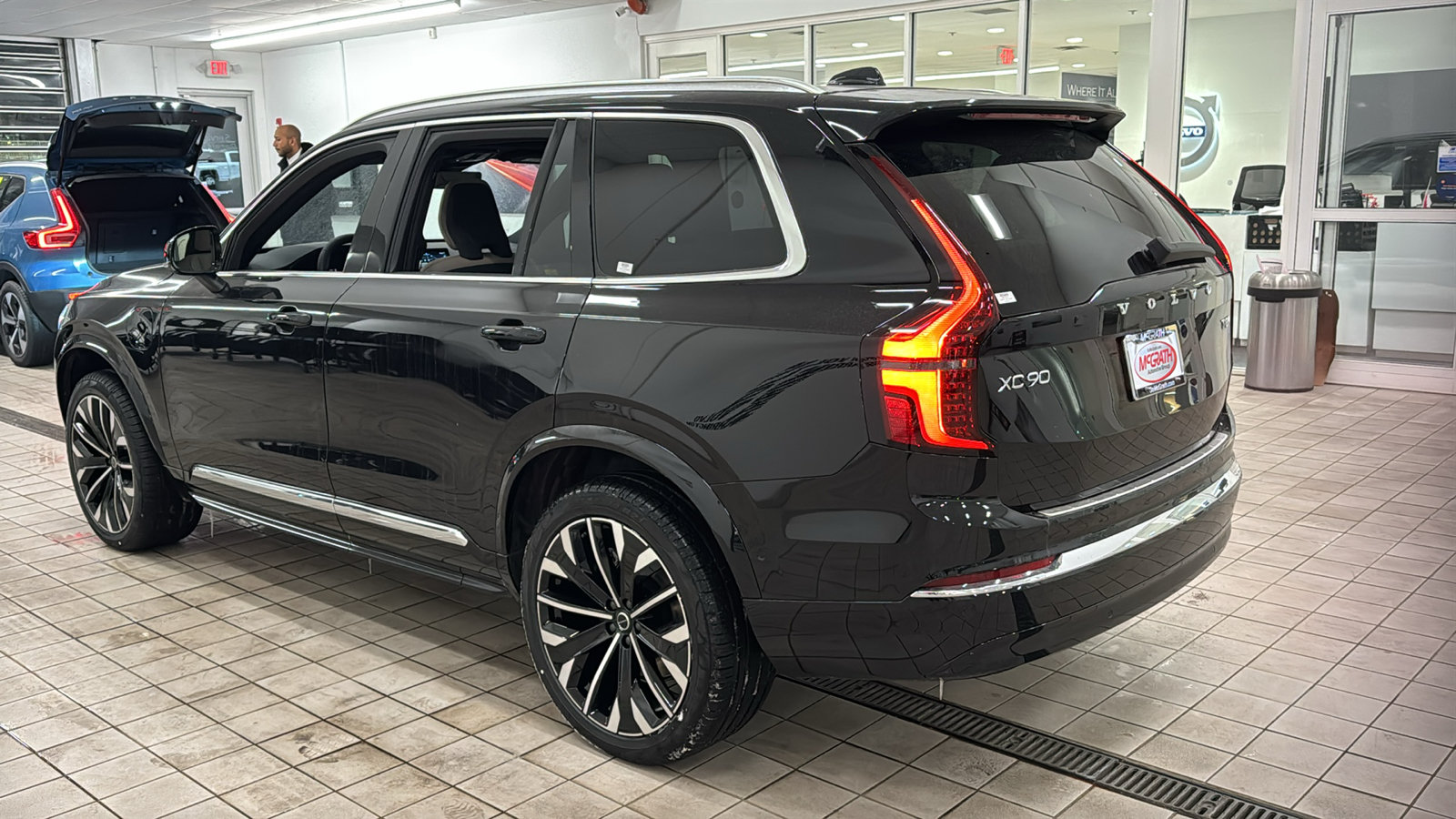 New 2026 Volvo XC90 T8 Plus w/ Protection Package Premier AWD/4WD image 7