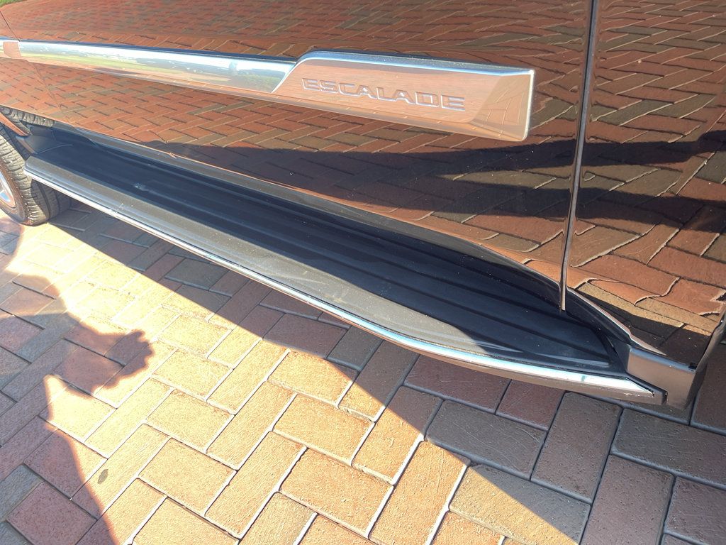 Used 2019 Cadillac Escalade Premium Luxury AWD/4WD image 8