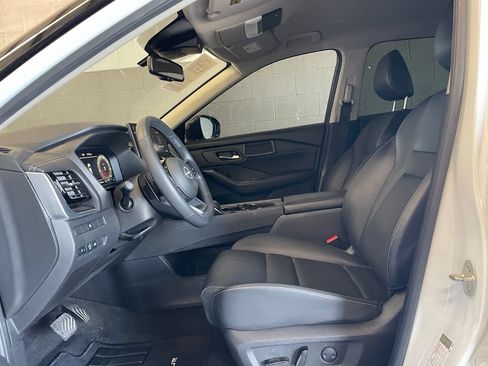Certified 2024 Nissan Rogue SL FWD image 10