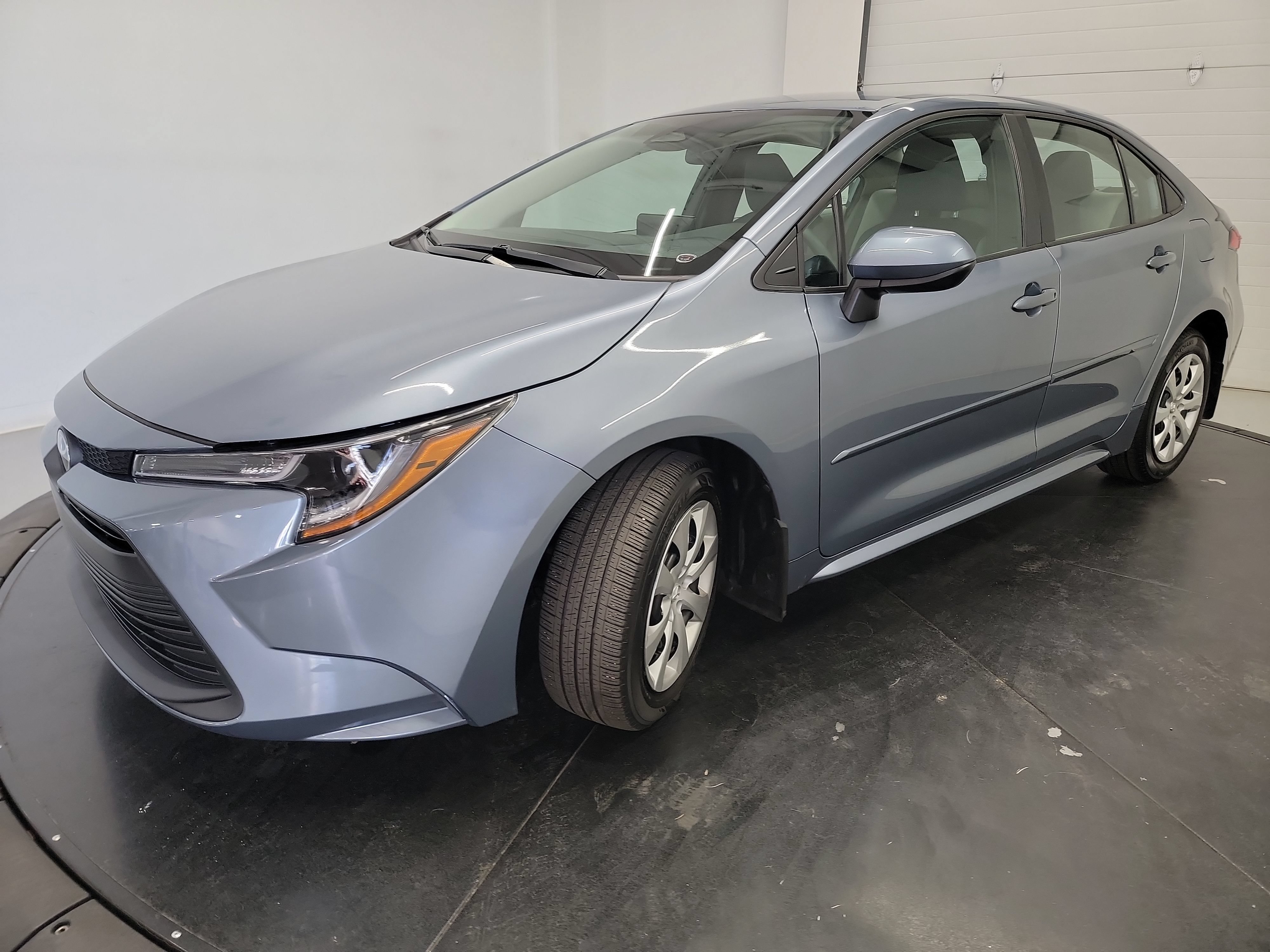 Used 2024 Toyota Corolla LE FWD image 3