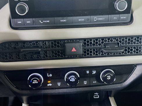Used 2024 Honda HR-V LX image 23