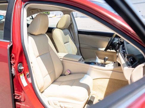 Used 2014 Lexus ES 350 w/ Premium Package FWD image 19
