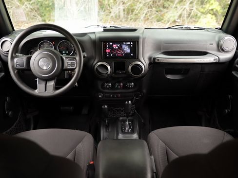 Used 2016 Jeep Wrangler Unlimited Sport image 16