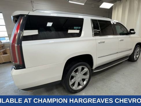Used 2016 Cadillac Escalade ESV Luxury image 11