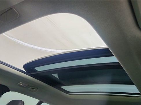 Used 2024 Volvo XC40 B5 Plus image 58