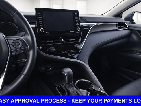 Used 2022 Toyota Camry SE FWD image 12