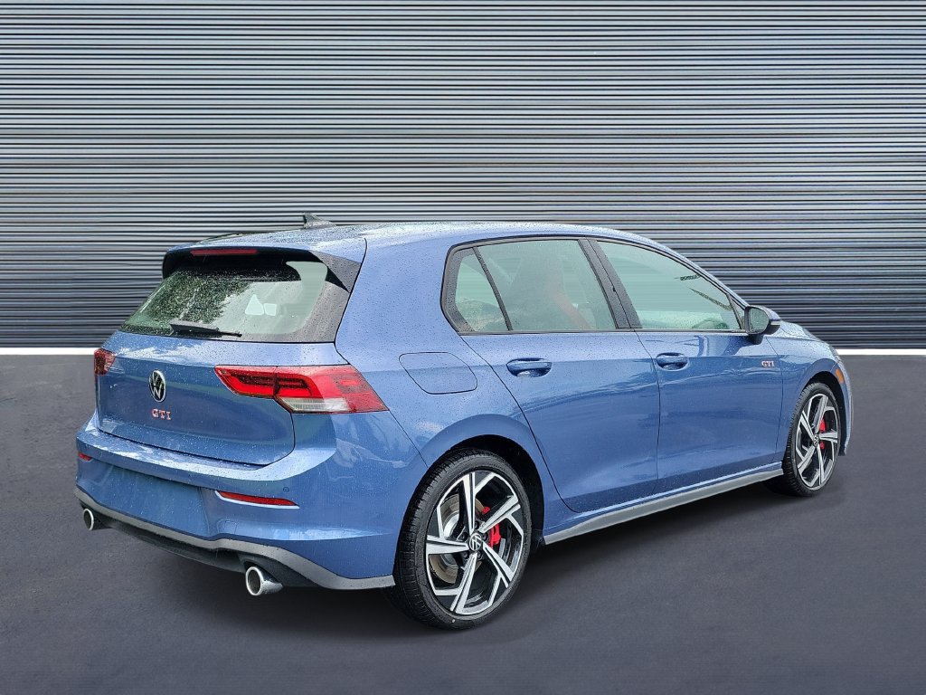 New 2026 Volkswagen GTI SE FWD image 3