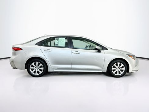 Used 2025 Toyota Corolla LE FWD image 10