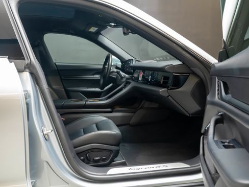 Certified 2020 Porsche Taycan 4S AWD/4WD image 31