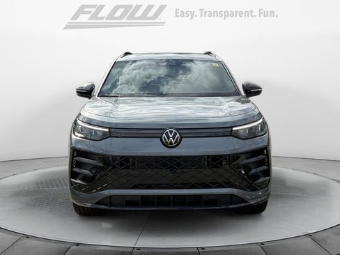 New 2026 Volkswagen Tiguan SE R-Line image 2