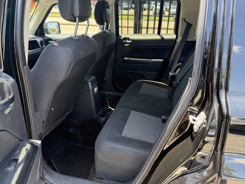 Used 2016 Jeep Patriot Latitude FWD image 19