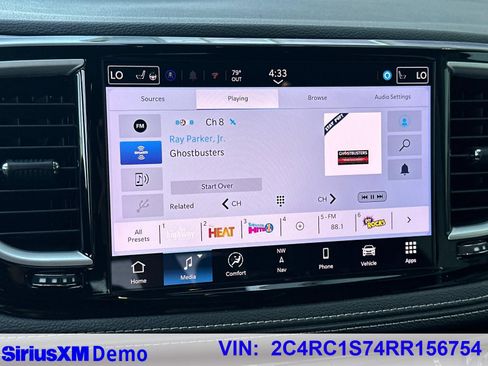 Used 2024 Chrysler Pacifica Limited FWD image 26