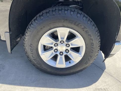 Used 2021 Chevrolet Silverado 1500 LT AWD/4WD image 32