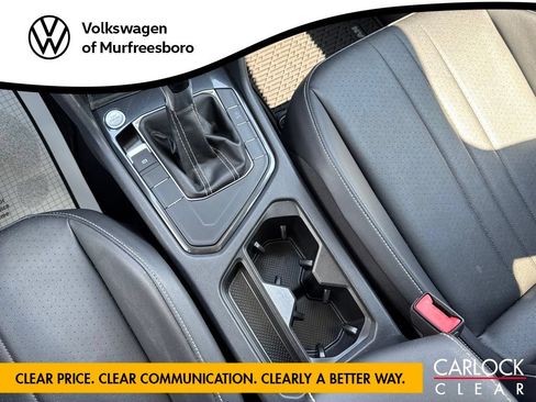 Used 2023 Volkswagen Tiguan SE w/ Panoramic Sunroof Package FWD image 22
