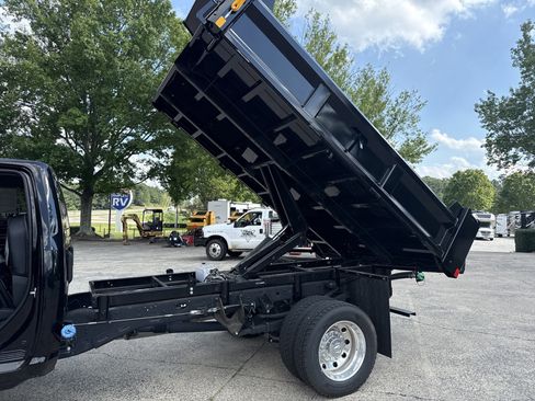 New 2024 RAM 5500 Laramie image 8