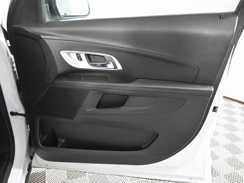 Used 2017 Chevrolet Equinox LS image 12