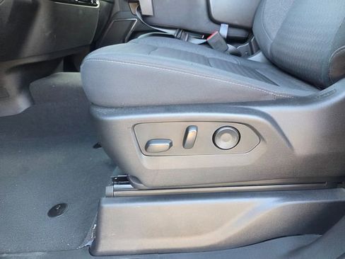 Used 2024 Chevrolet Silverado 1500 LT image 27