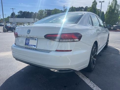 Used 2022 Volkswagen Passat 2.0T SE image 7
