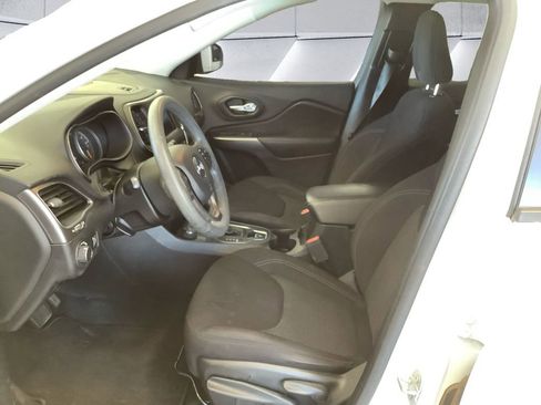 Used 2020 Jeep Cherokee Latitude image 7