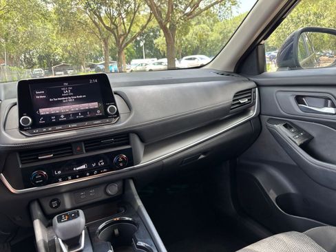 Used 2025 Nissan Rogue SV FWD image 36