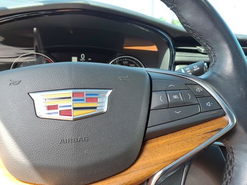 Certified 2023 Cadillac XT5 Premium Luxury FWD image 23